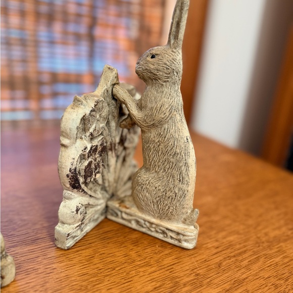 Cast Iron Rabbit Bookends - Picture 3 of 8